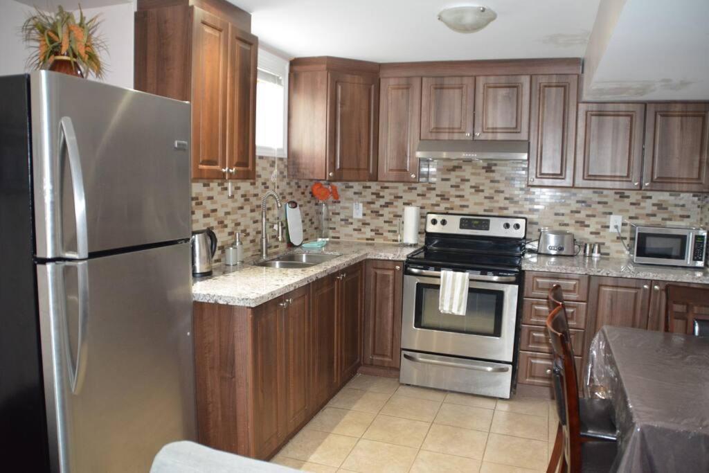 Beautiful And Spacious Basement Apartment Brampton Luaran gambar